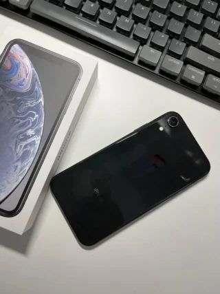 IPHONE XR 64GB