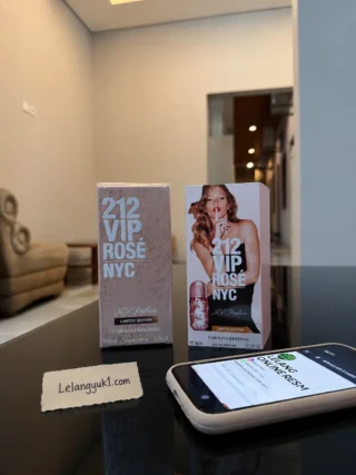 Carolina Herrera 212 VIP Rosé NYC